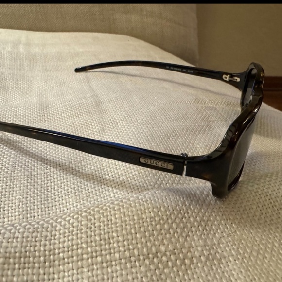 GUCCI Vintage 90's rectangular frame sunglasses - Picture 2 of 2